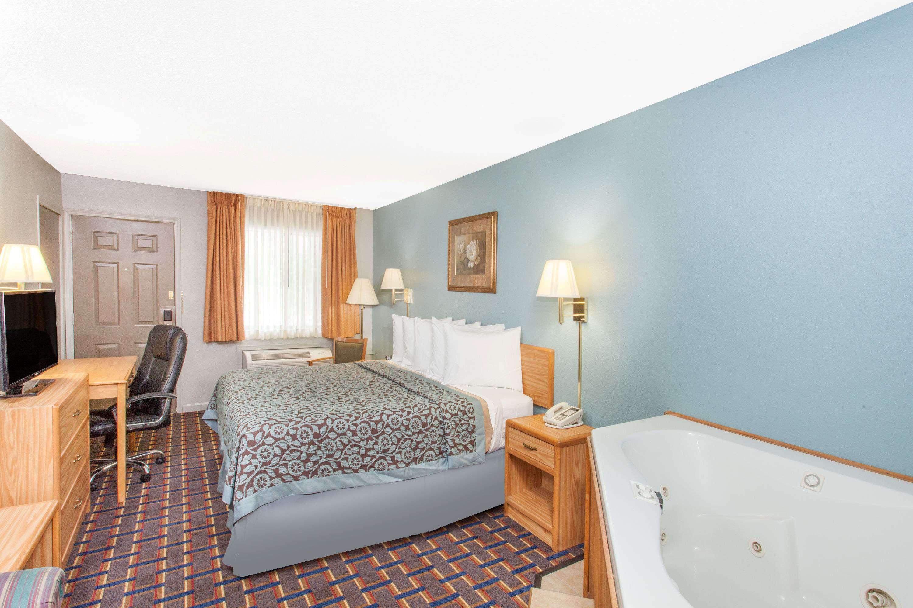 Days Inn By Wyndham Farmer City Exterior foto