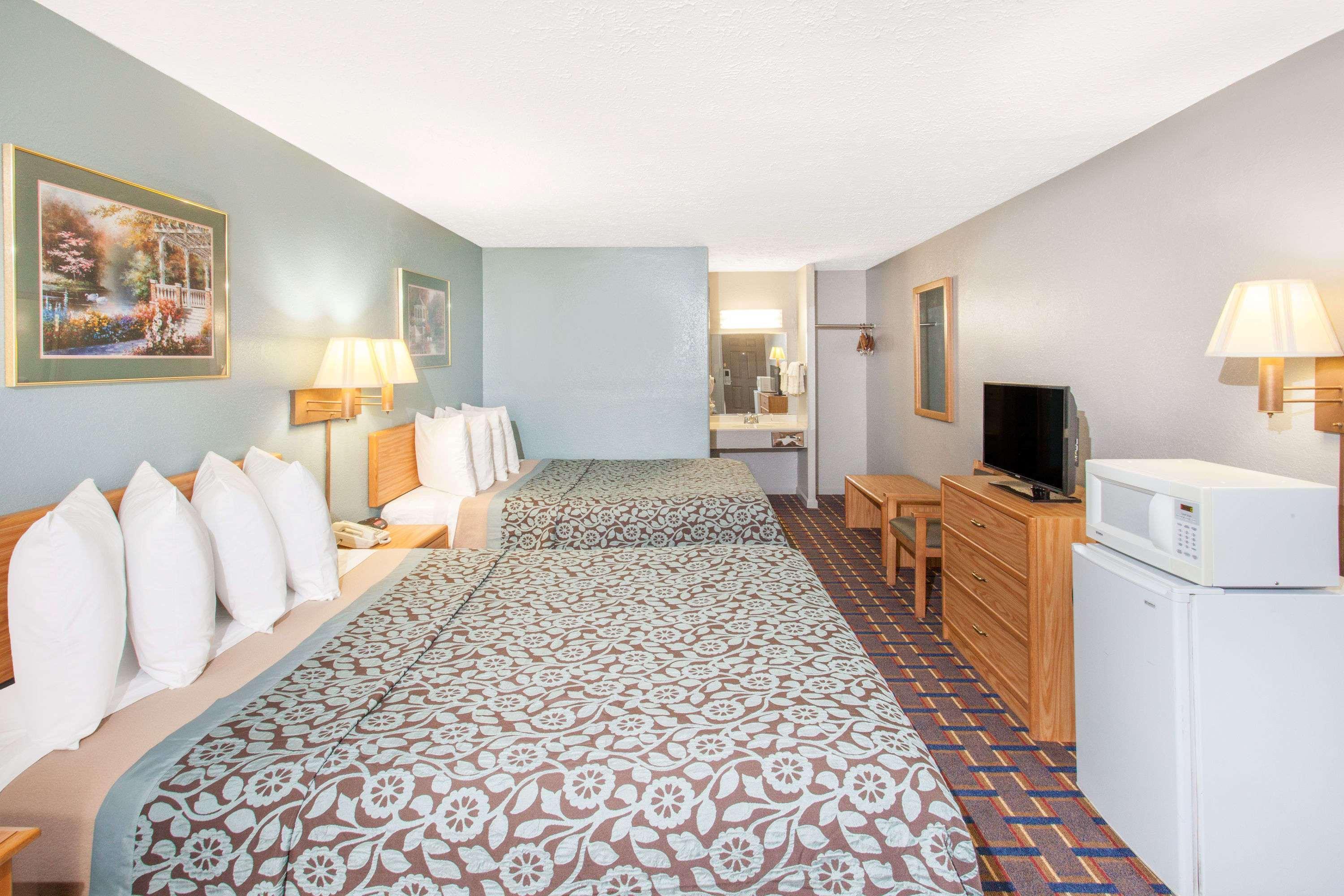 Days Inn By Wyndham Farmer City Exterior foto