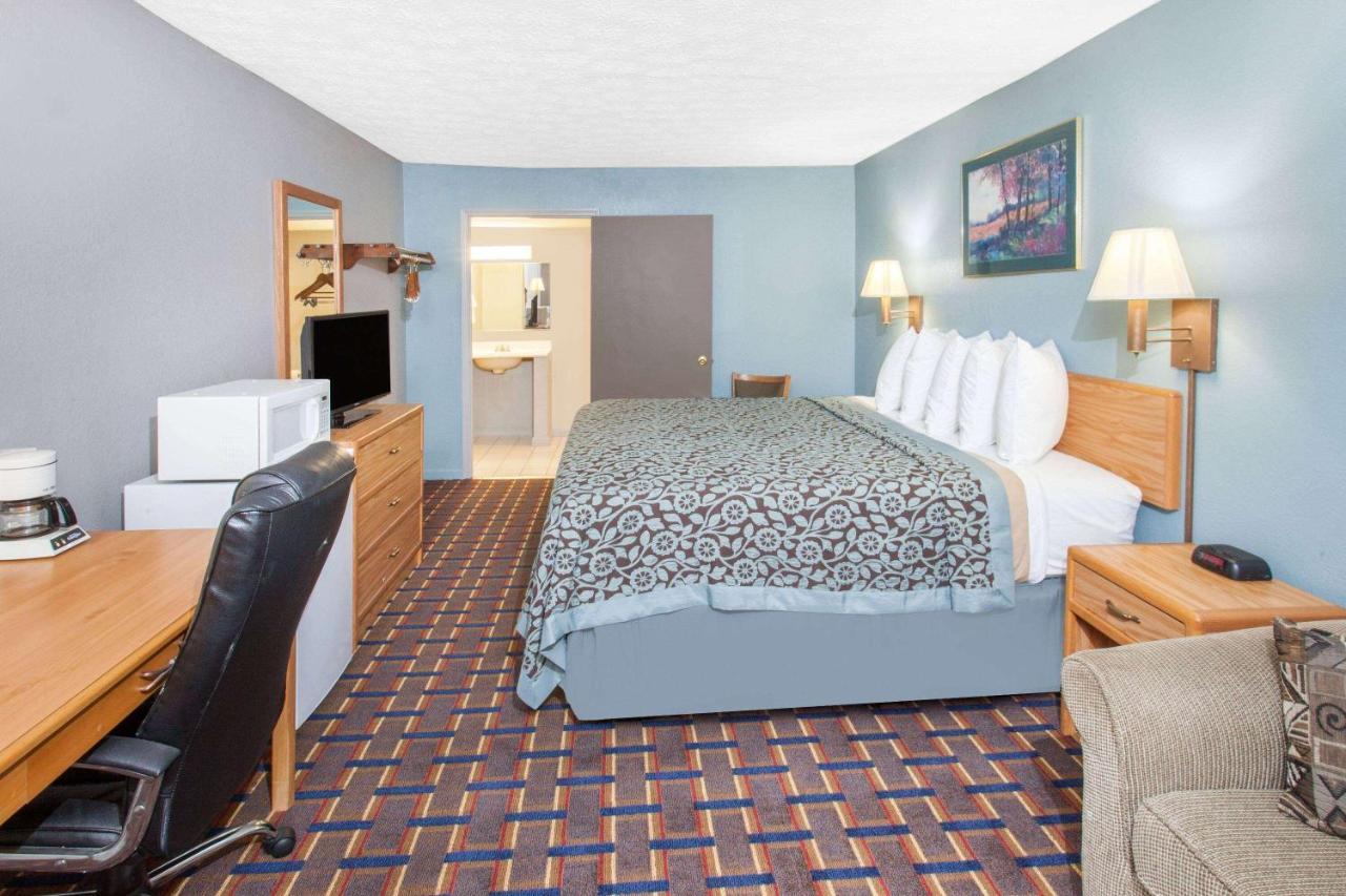 Days Inn By Wyndham Farmer City Exterior foto